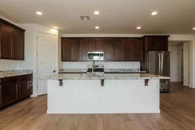 Main picture of 10222 W Crittenden Ln