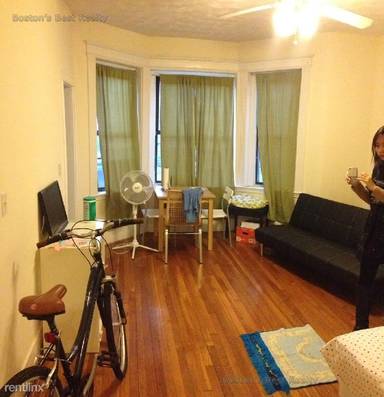 Main picture of 1318 Commonwealth Ave