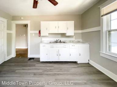 Main picture of 926 W Charles St