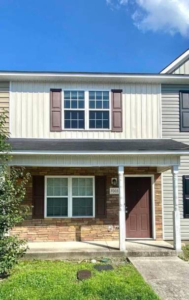 Main picture of 7003 Banister Loop