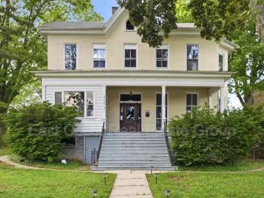 Main picture of 323 N Potomac St