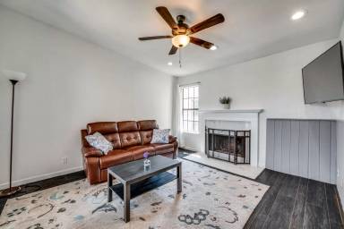 Main picture of Parkway Lane Condominiums