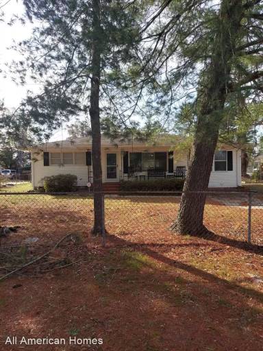 Main picture of 3545 Thomas Ave
