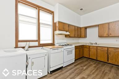 Main picture of 3351 N Kenmore Ave