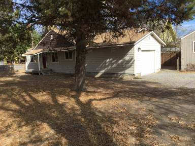 Main picture of 945 NW Albany Ave