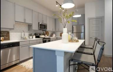 Main picture of Summit at Hyde Park