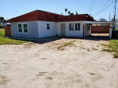 Main picture of 601 E Menlo Ave