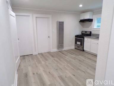 Main picture of 5526 Franklin Ave
