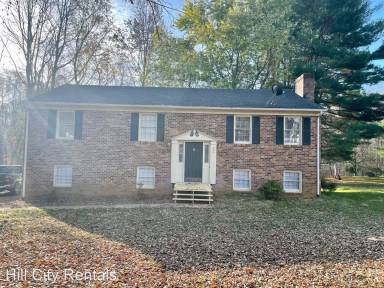 Main picture of 420 Poplar Forest Dr