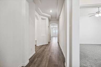 Main picture of 2926 Moccasin Ln