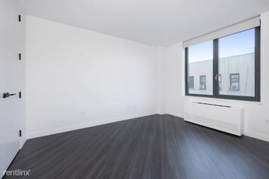 Main picture of 250 East Houston