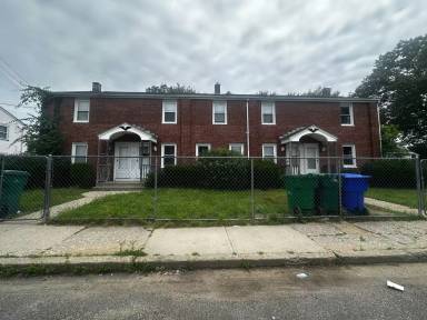 Main picture of 15 Putnam Cir