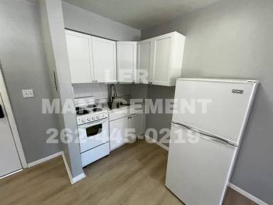 Main picture of 1915 Washington Ave