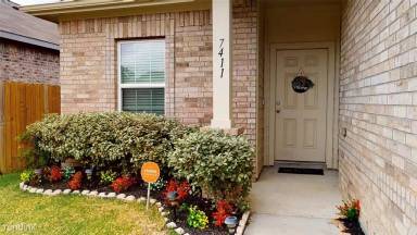 Main picture of 7414 Foxwaithe Ln