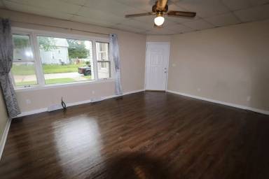 Main picture of 1702 Smith St