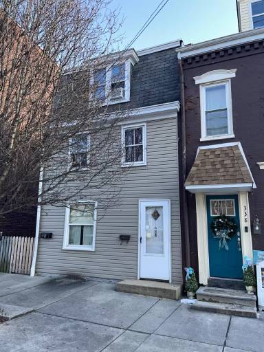 Main picture of 340 Walnut St