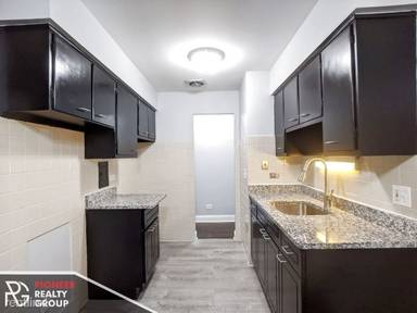 Main picture of 6008 N Winthrop Ave