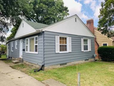 Main picture of 1009 W Grand River Ave