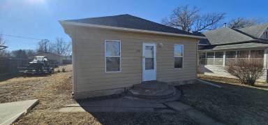Main picture of 309 E Elm St
