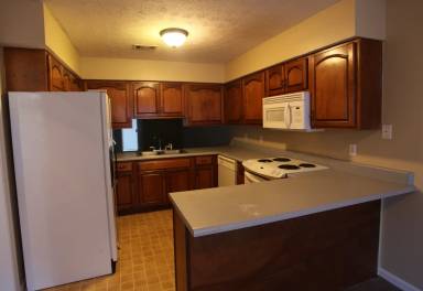 Main picture of 1318 Kurt Cir