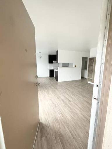 Main picture of 530 N Ardmore Ave