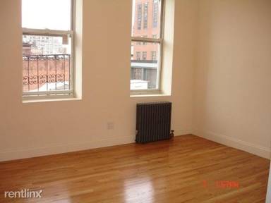Main picture of 234-236 Thompson St
