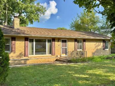 Main picture of 30 Lakewind Dr