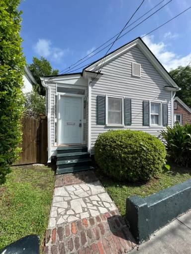 Main picture of 6 Maverick St