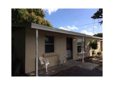 Main picture of 2010 NW 30th Ave