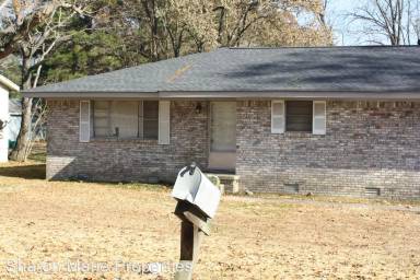 Main picture of 904 Southeastern Ave