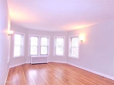 Main picture of 2045 W Berwyn Ave