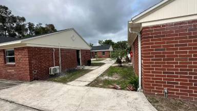 Main picture of 390 W Haines Blvd