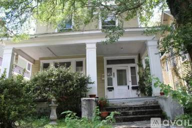 Main picture of 114 S 5th Ave