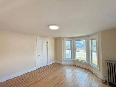 Main picture of 187 Front St