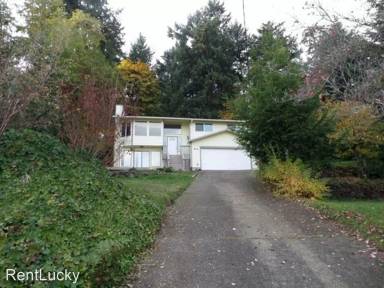 Main picture of 24 66th Ave E