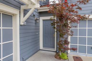 Main picture of 1055 Hull Ln