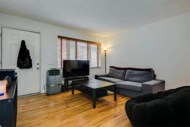 Main picture of 220 S Holly Street, Unit 4 - 4