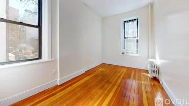 Main picture of 158 W 15th St