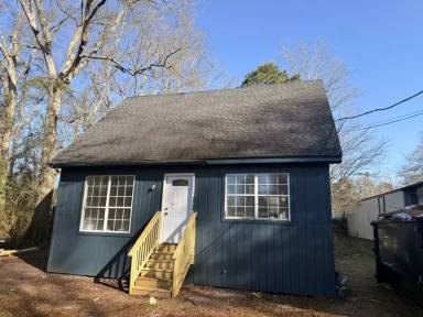 Main picture of 7880 Sharon Dr