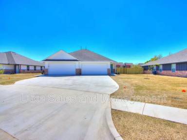 Main picture of 1501 Pavy Pkwy