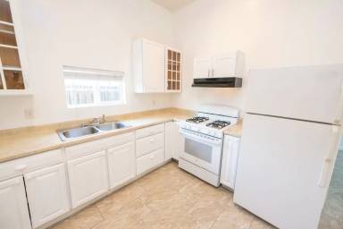 Main picture of 1349 Peach Ave