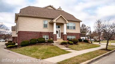 Main picture of 2429 River Oaks Ln