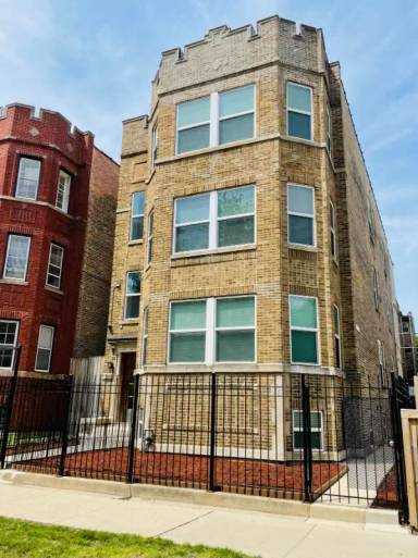Main picture of 7408 N Hoyne Ave