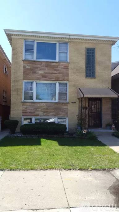 Main picture of 6235 W Montrose Ave