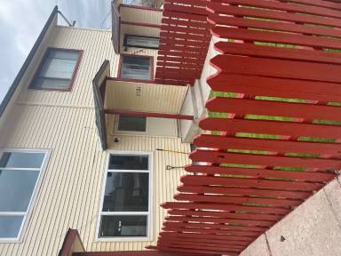 Main picture of 2326 E 8th St