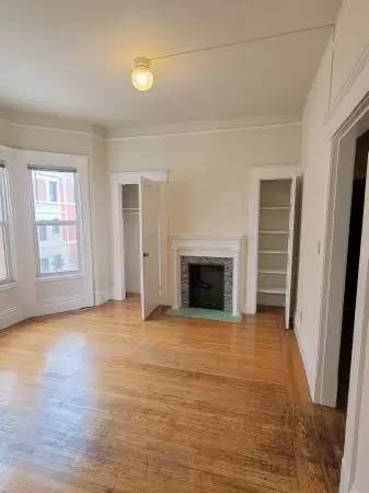 Main picture of 995 N Point St