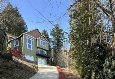 Main picture of 6420 SE Mabel Ave