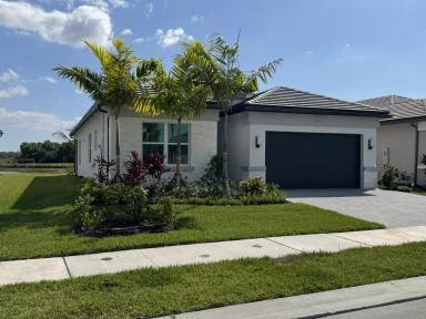 Main picture of 12467 Purple Ficus Way