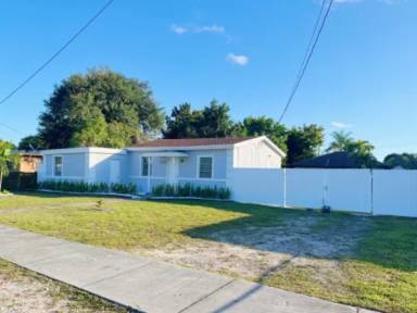 Main picture of 2278 NW 98th St