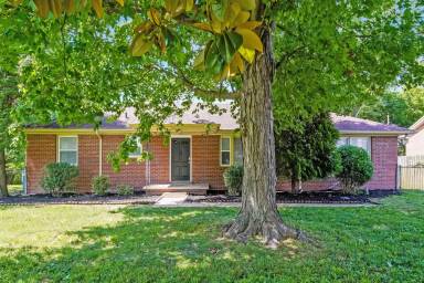 Main picture of 112 Bush Ave